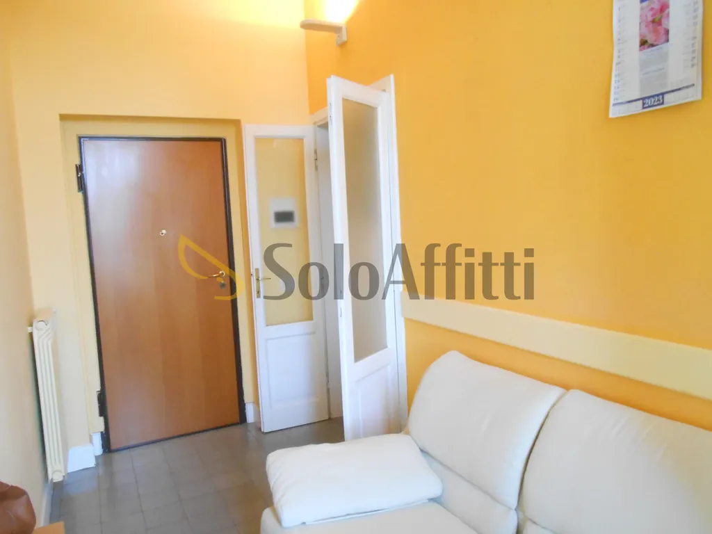 Elutuba - Fully Furnished Flat with Balcony in Central Pavia