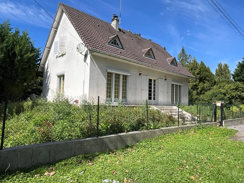 Extérieur - Maison Rénovée avec Terrasse à Noyon