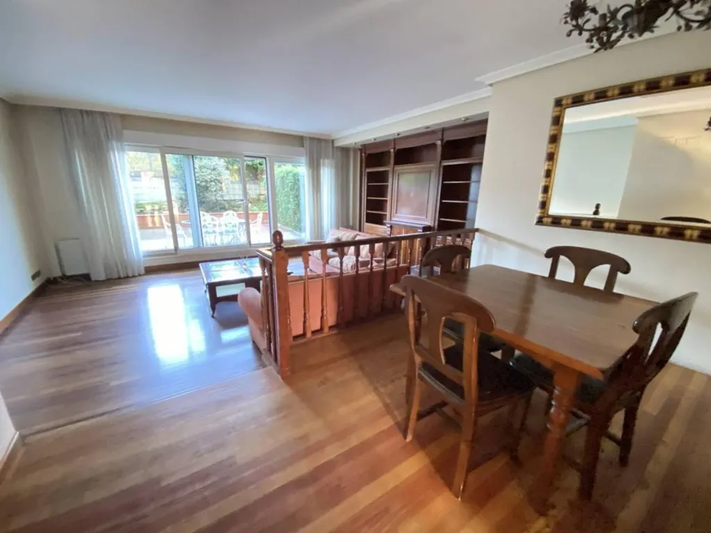 Söögituba - Semi-detached House with Pool in Loiu