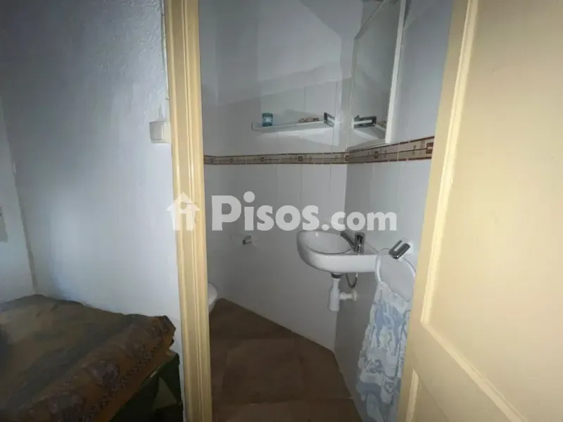 Salles de bain - Spacious 5-Bedroom House with Terrace in Jesús