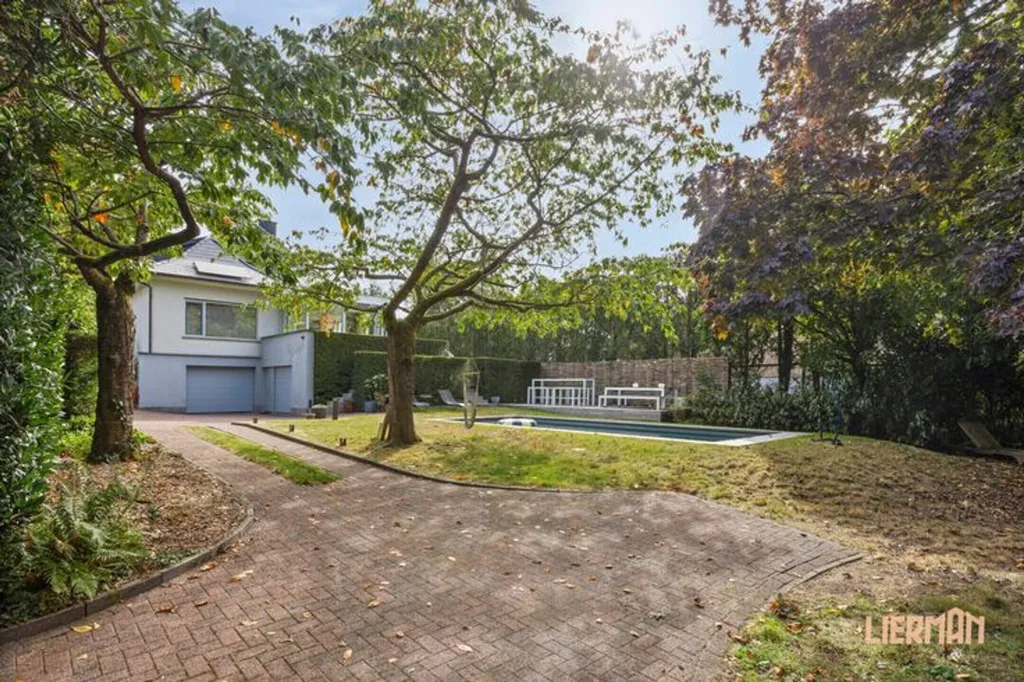 Piscina - Renovated House with Pool in Erembodegem