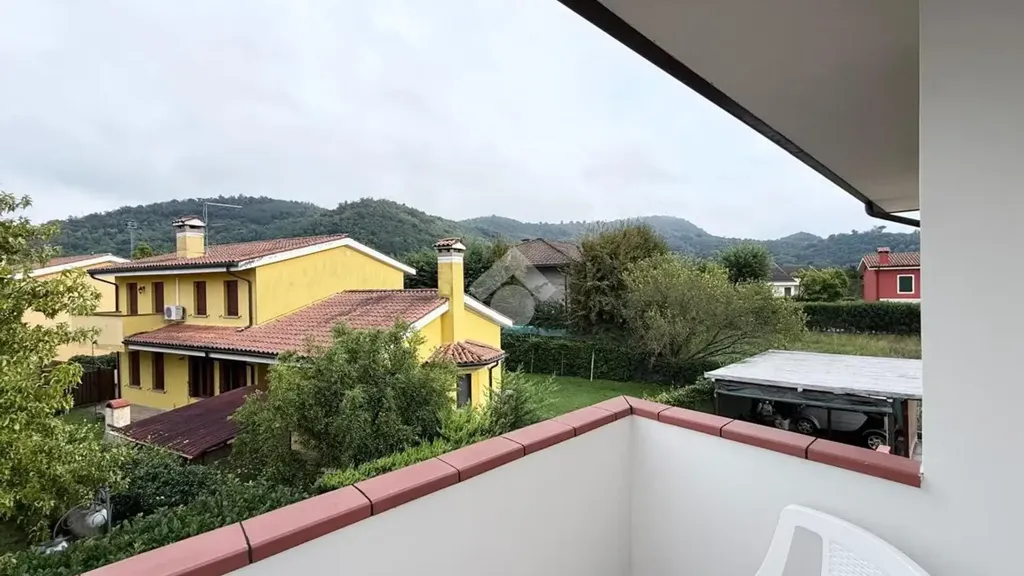 Rõdu - Three-Bedroom Apartment with Private Terrace in Teolo