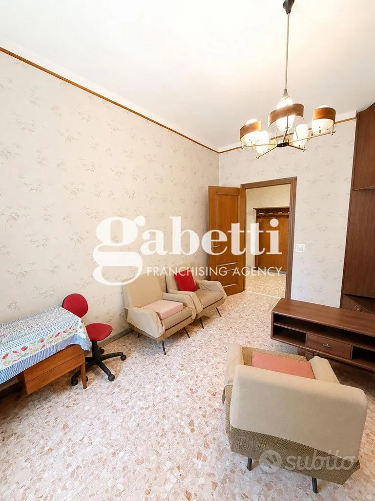 Séjour - Bright Triplex with Balcony in Central Rome