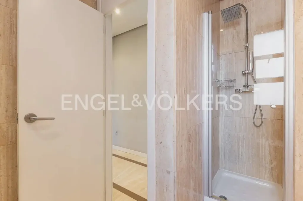 Salles de bain - Apartment with Balconies in Pla del Remei