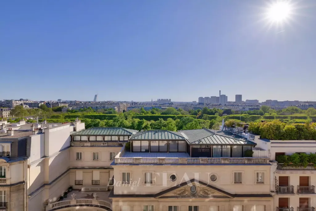 Balcony - Luxury Duplex with Balcony Views near Eiffel Tower