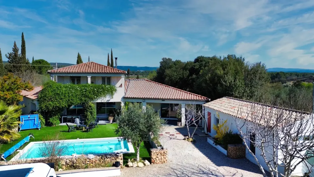 Vue aérienne - Villa Contemporaine avec Piscine près de Cotignac
