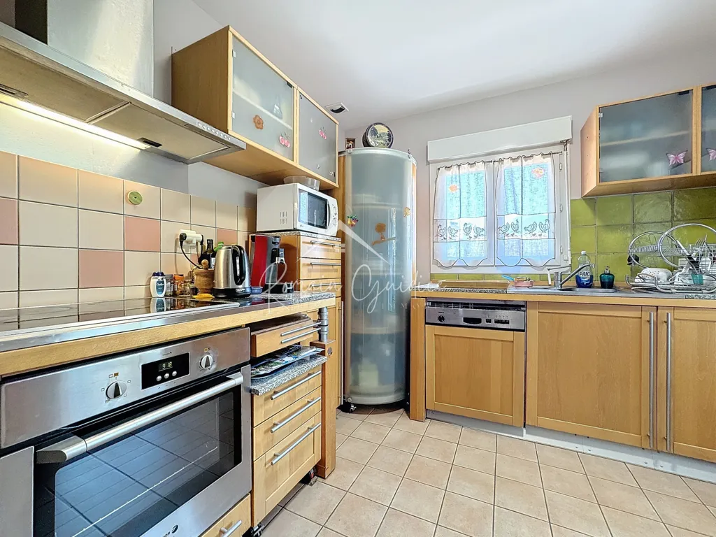 Cuisine - Duplex avec Parking Privé et Véranda au Centre-ville de Millau