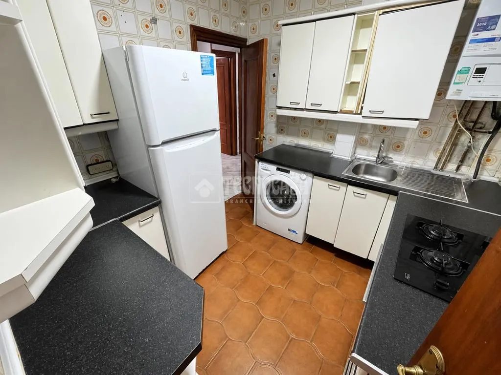 Cuisine - Ground Floor Flat with Garden View in Latina
