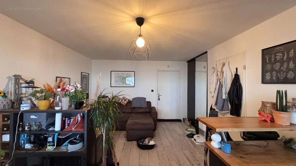 Soggiorno - Apartment with Terrace in Bordeaux Chartrons