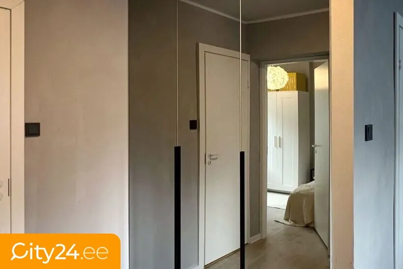 hallway_entrance