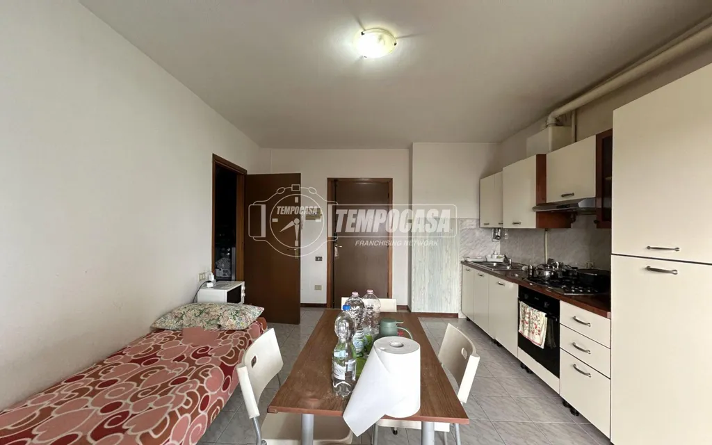 Köök - Bright 2-Bedroom Apartment with Balcony in Chiari