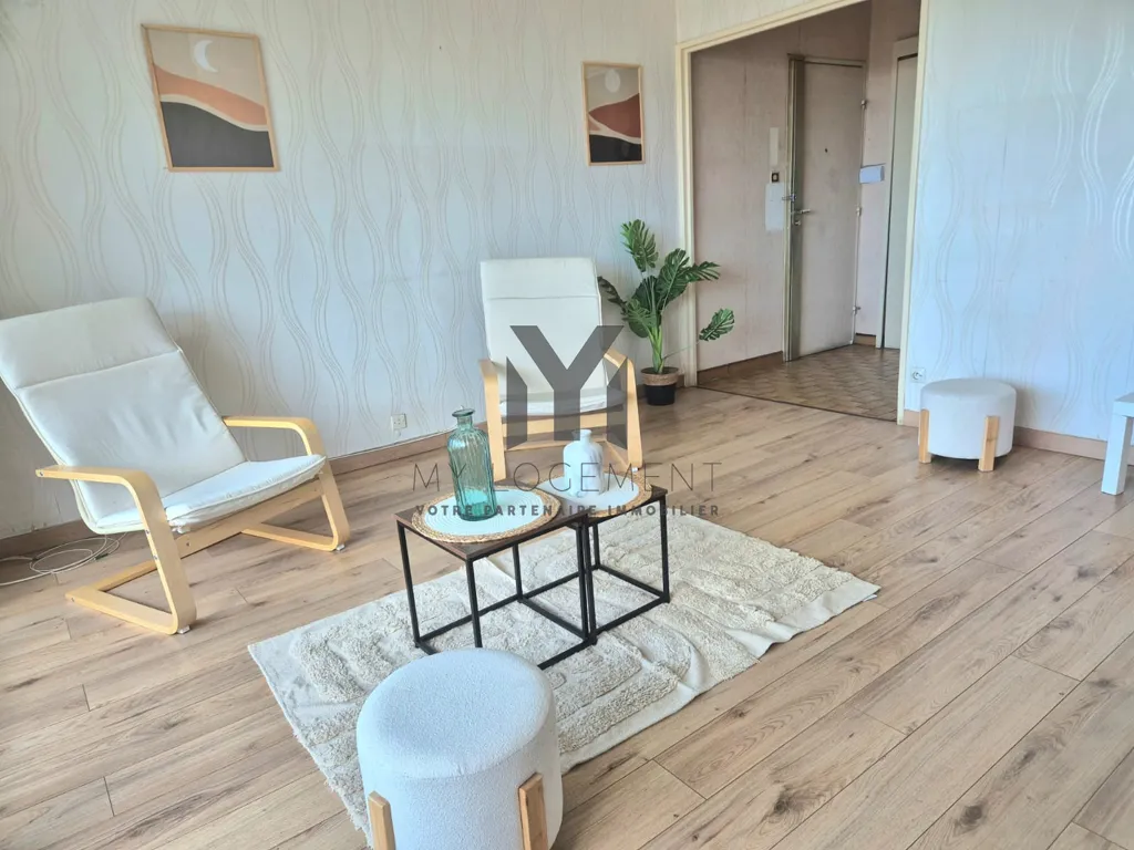 Soggiorno - Bright Apartment with Balconies in Marseille