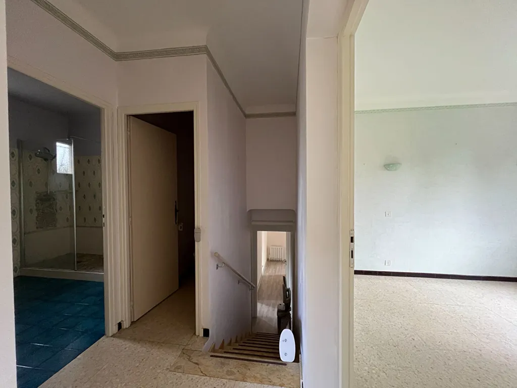 Esik - Villa with Pool in Le Thor