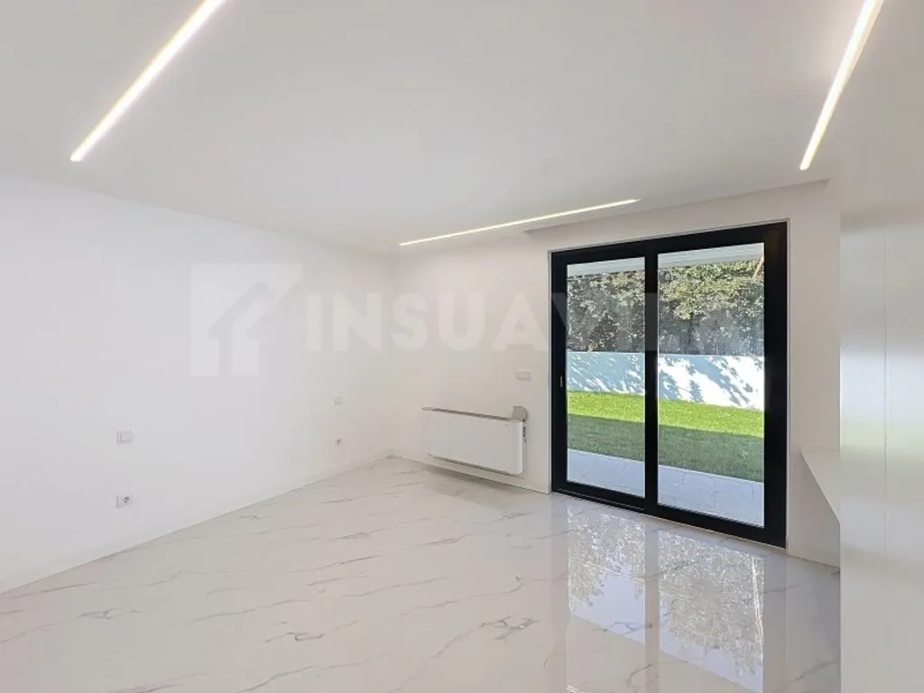 Toad - Modern Villa with Pool in Vila Nova de Cerveira