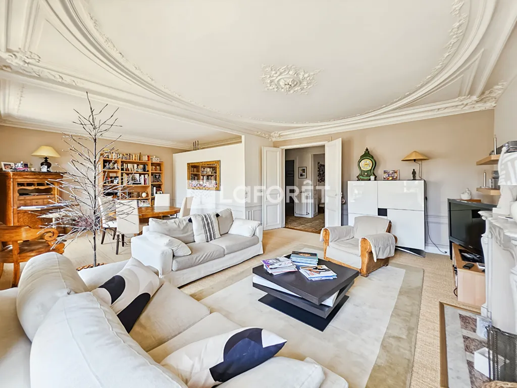 Soggiorno - 5-Piece Parisian Flat with West-East Views