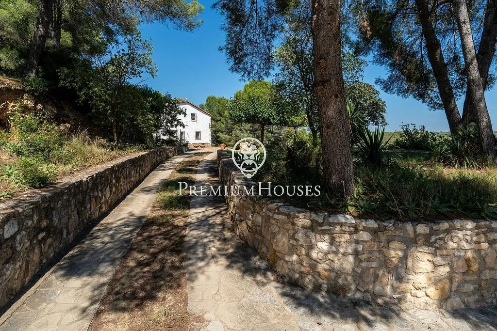 Aed - Luxury Farmhouse with Pool near Catllar