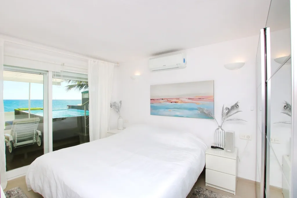 Chambres - Beachfront Duplex with Private Pool in Estepona