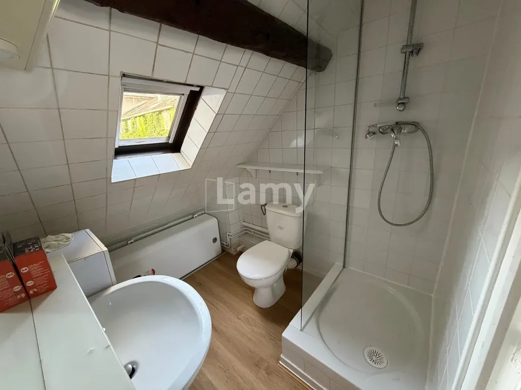 Badezimmer - Loft-Style Apartment with Mezzanine in Central Location
