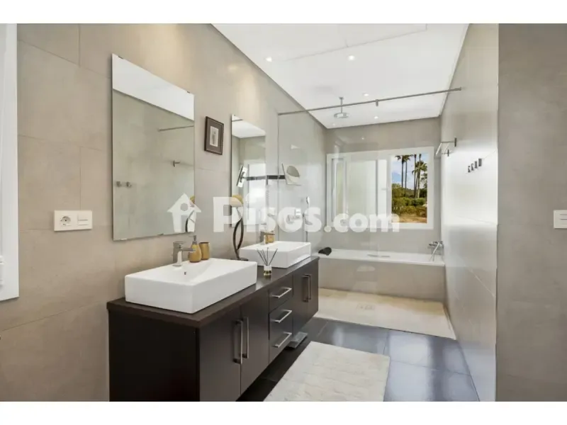 Salles de bain - Contemporary Villa with Panoramic Views in La Quinta