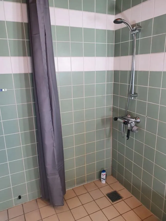 Vannitoad - Two-Bedroom Flat with Terrace in Hjørring