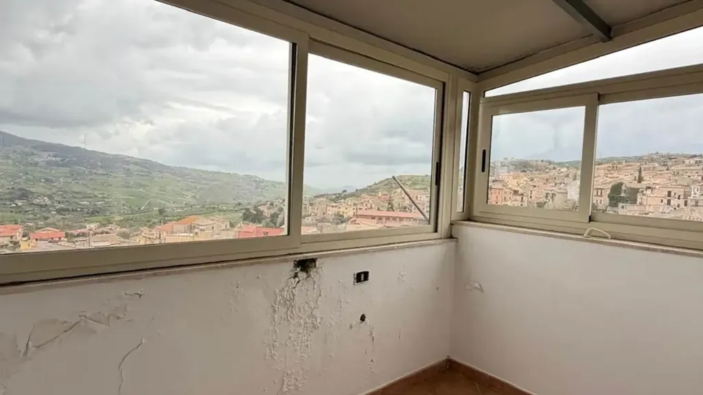 Pièces - Independent House with Veranda in Bisacquino