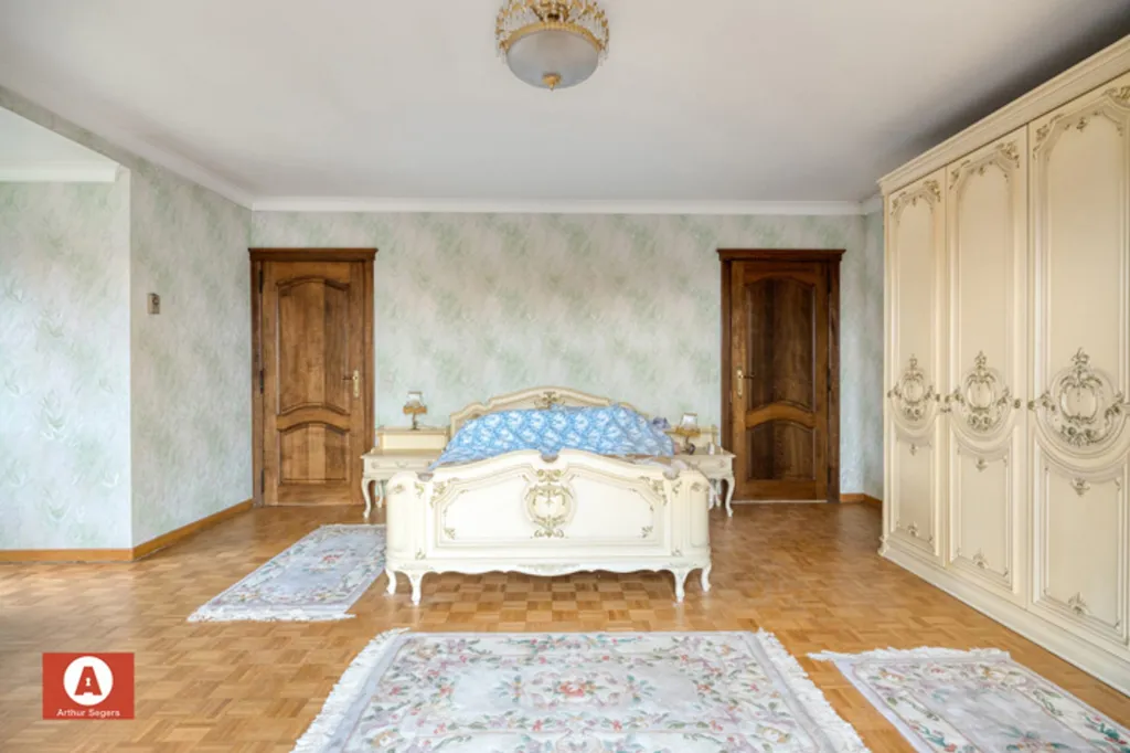 Magamistoad - Spacious Villa with South-East View in Opstal