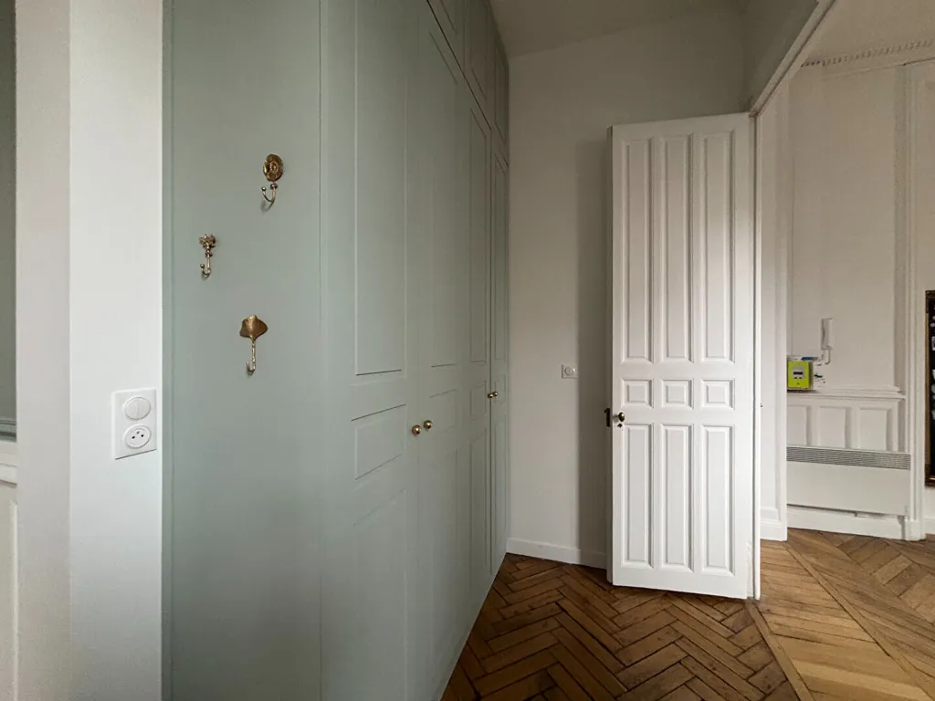 Esik - Furnished Flat with Dressing Room in Reims