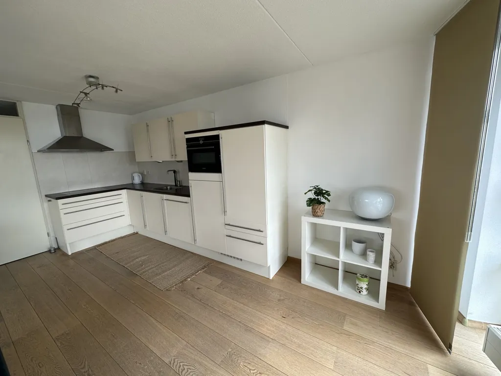 Köök - 3-Bedroom Gallery Flat with City View in Rotterdam