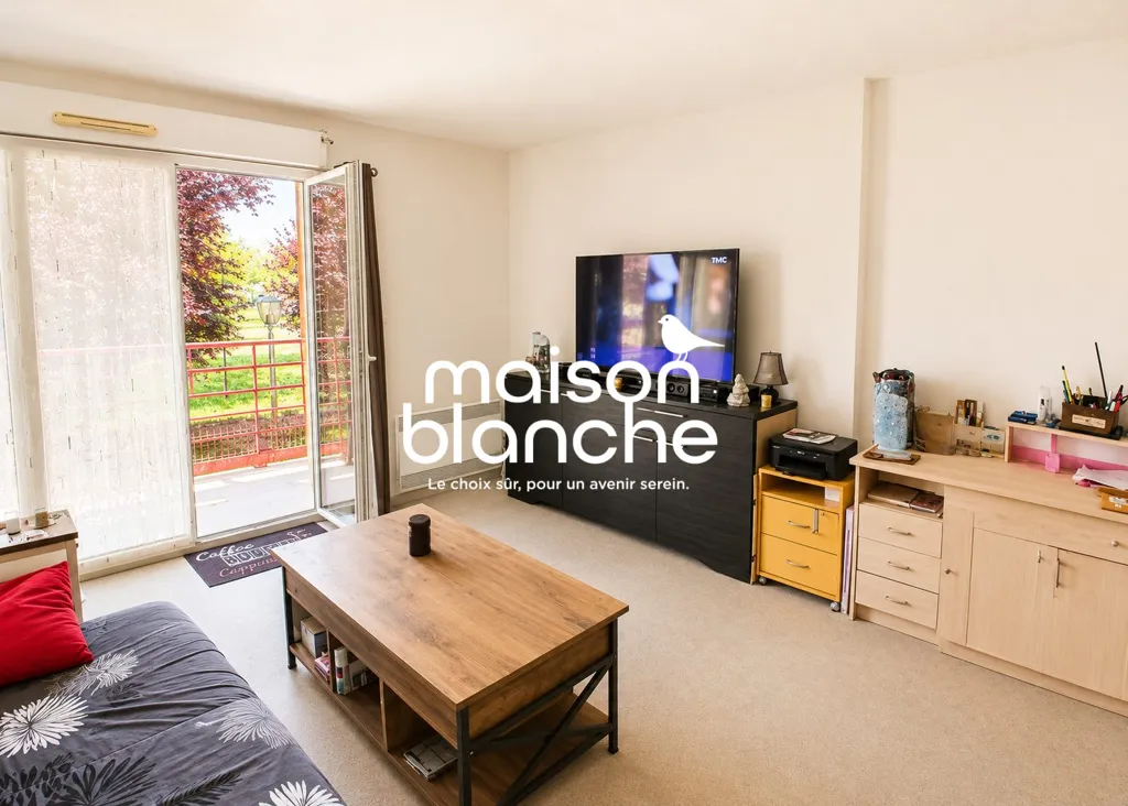 Chambres - Appartement Lumineux avec Balcon à Partenay
