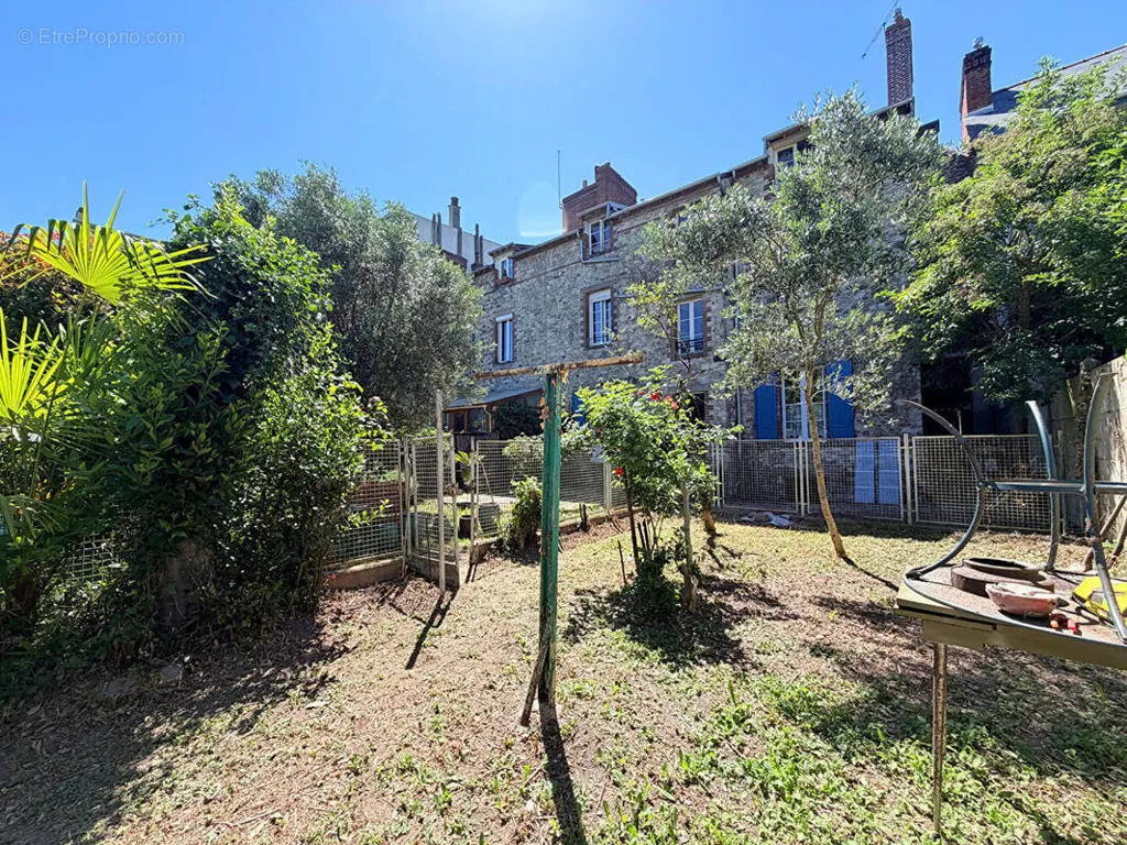 Giardino - 3-Bed Apartment with Garden in Rennes