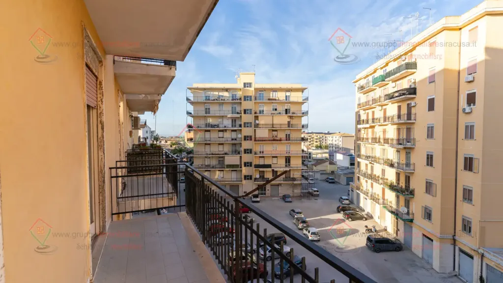 Rõdu - Apartment with Balcony in Siracusa