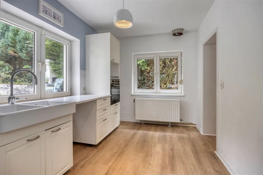 4 magamistoaga maja asukohas Court-Saint-Etienne