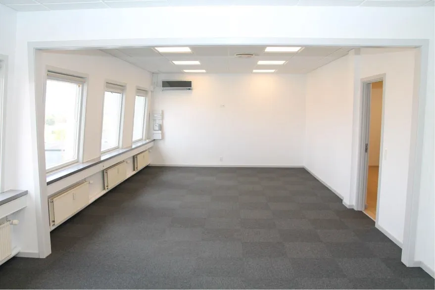 Bureau - Modernised Office with Sea View in Frederikshavn