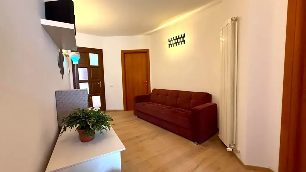 Elutuba - Rustic-Style Flat with Terrace in Cecina