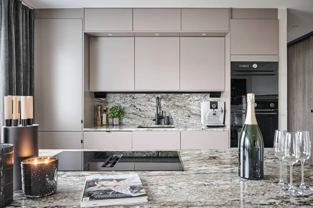 Cuisine - Modernised Two-Bedroom with Nordanro Kitchen in Jönköping
