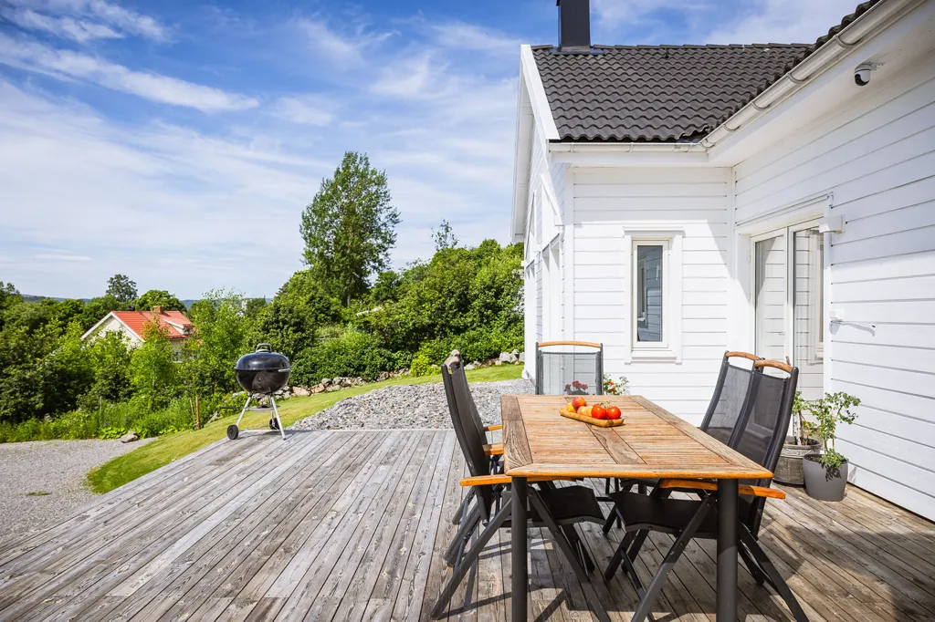 Terrass - Modern Villa with Garden on Alnö