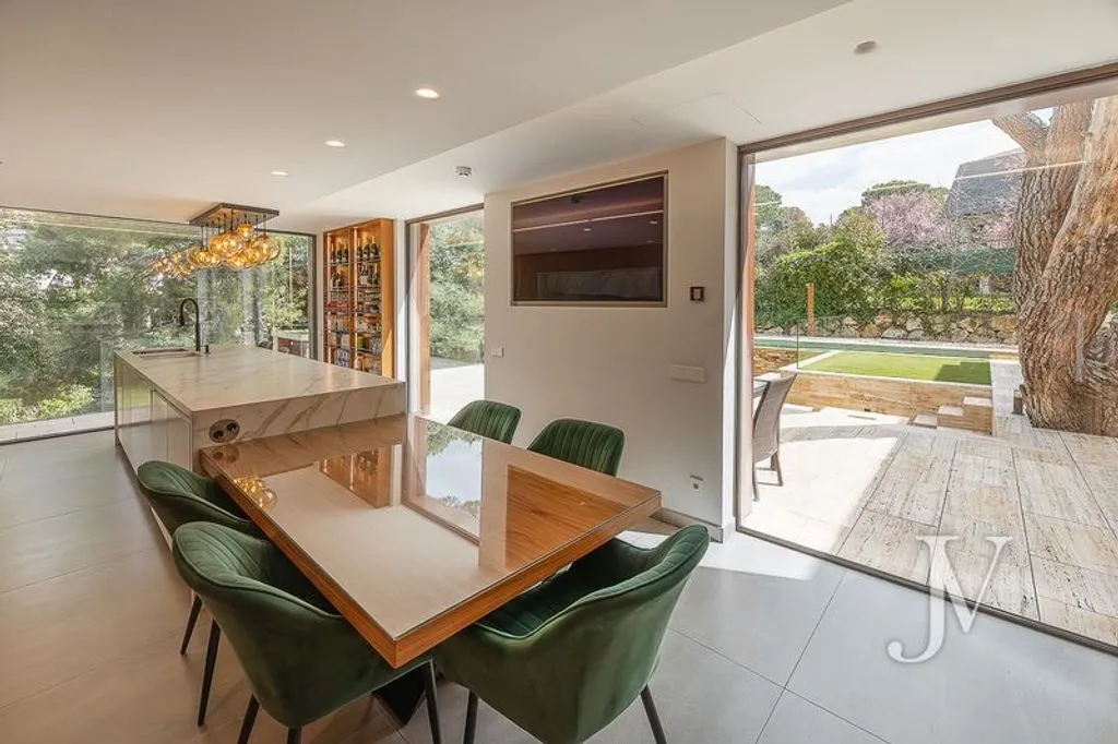 Söögituba - Luxury Villa with Pool in Montealina, Madrid