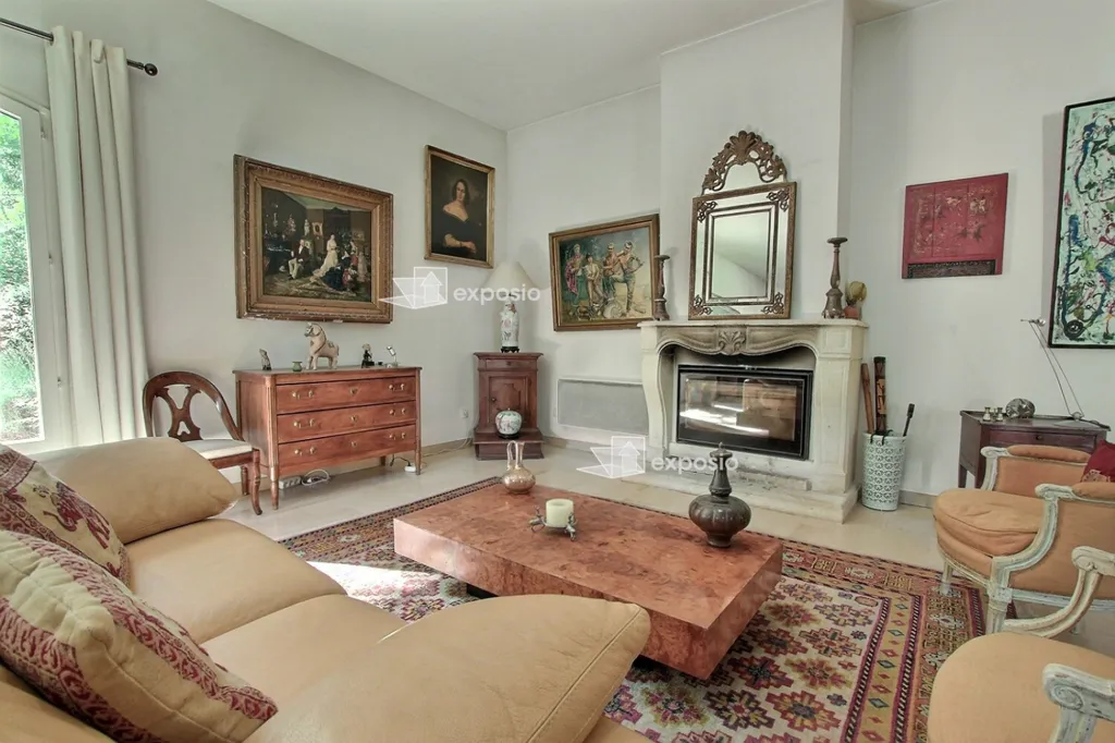 Living Room - 8-Piece Property with Pool in Aix-en-Provence