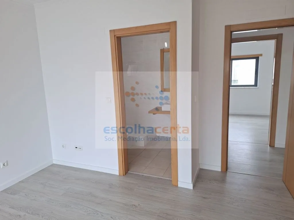 Esik - Luxury House with Garden in Feijó, Almada
