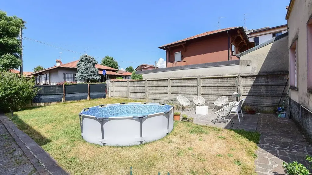 Aed - Semi-detached House with Garden in Giussano