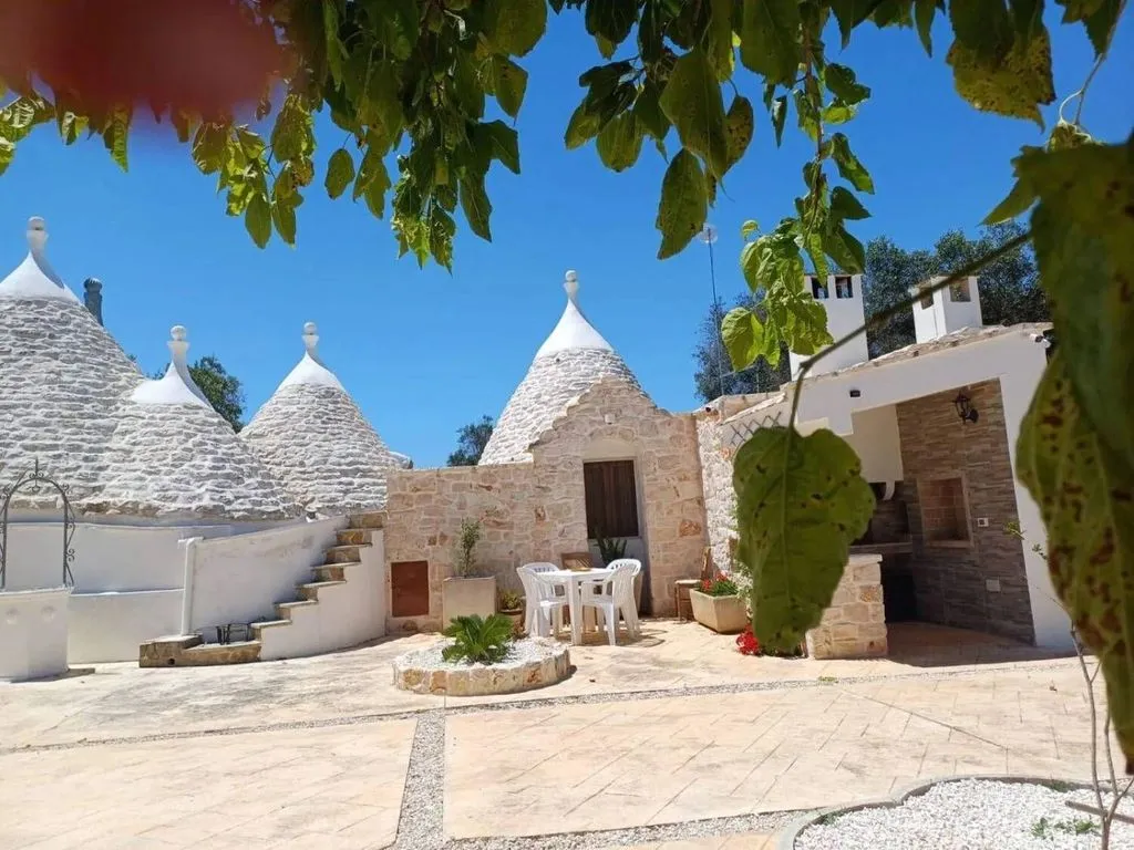 Välivaade - Trulli Complex with Pool in Apulia