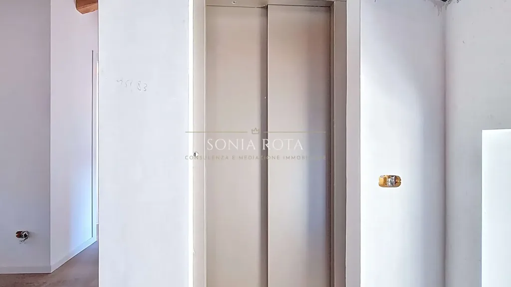 hallway_entrance