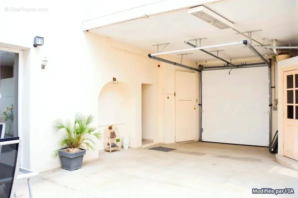 Garage - Vineyard House with Courtyard in Damery