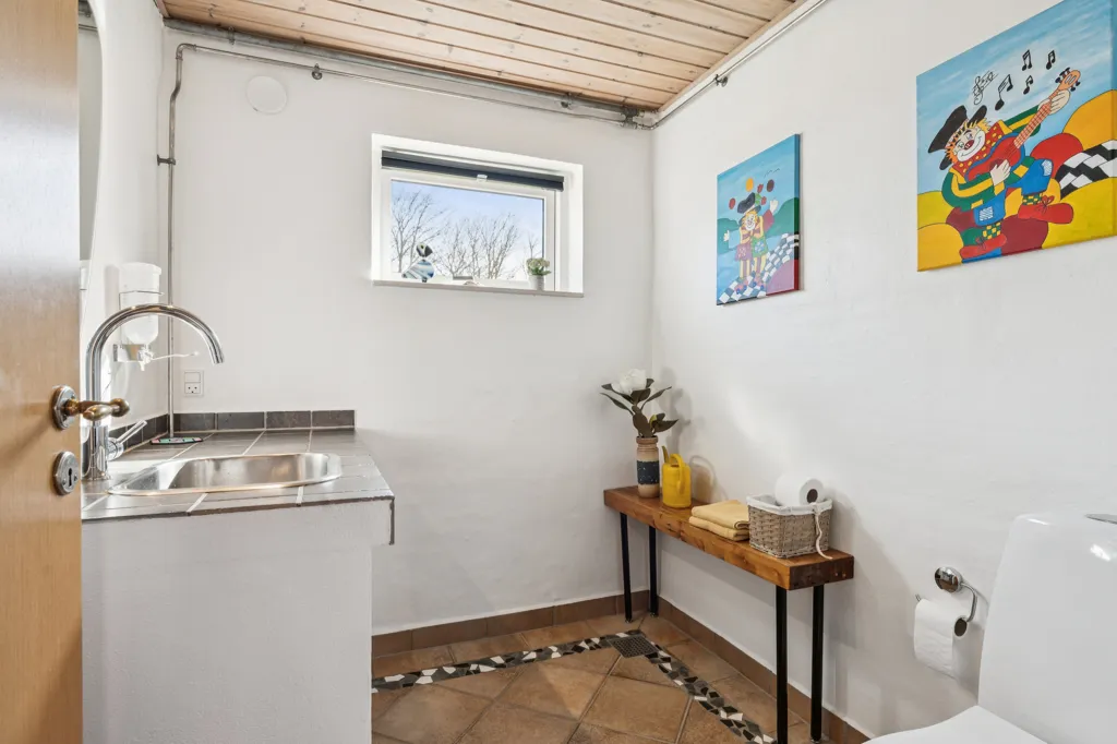 Salles de bain - Modernised Villa with Forest View in West Jutland