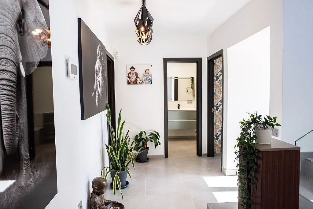 Entrée - Reformed Semi-detached House with Terrace in Ingenio