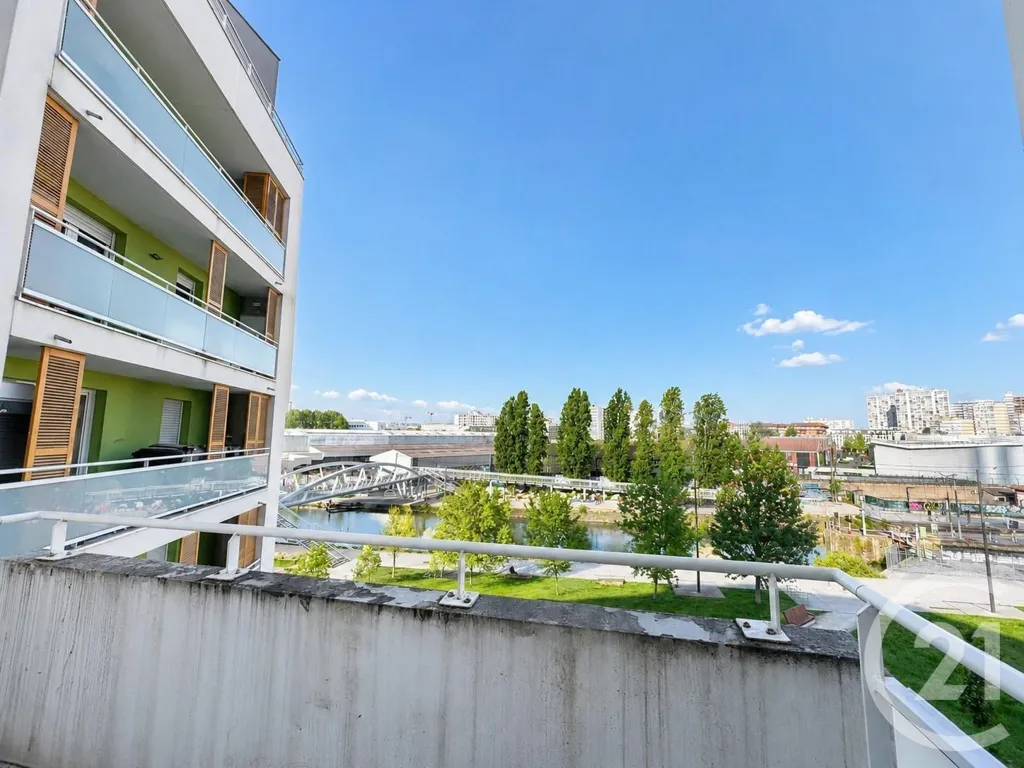 Balcon - Appartement F3 avec balcon au pied du métro à Aubervilliers