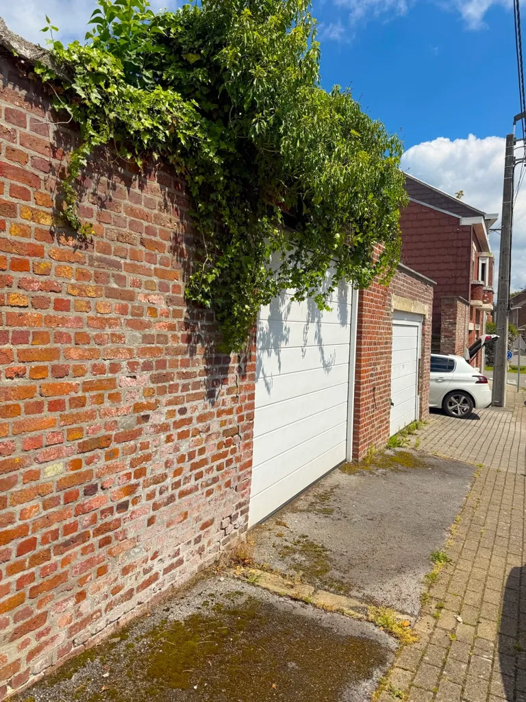 Välivaade - Mixed-Use Building with Garden in Lincent