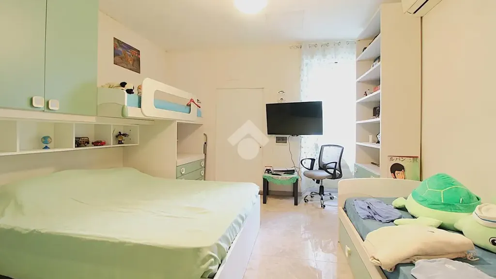 Chambres - Modernised Triplex in Milan's Quiet Court