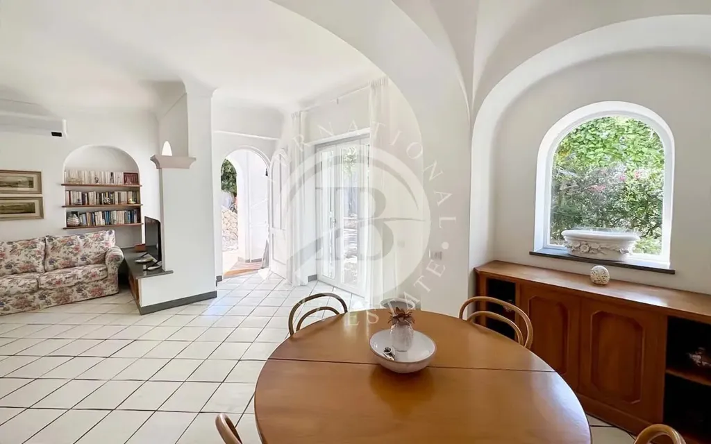 Dining Room - Apartment with Corner Balcony in Capri