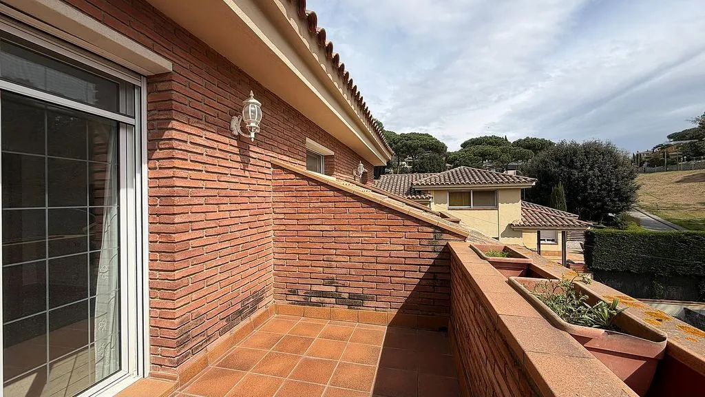 Balcon - Chalet with Pool in Vallromanes